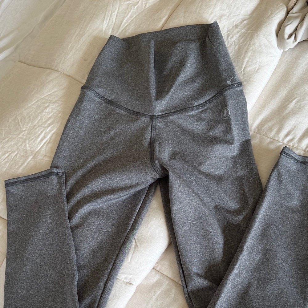 Gray High-Waisted scrunch butt Leggings